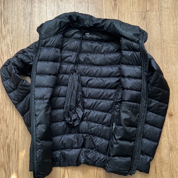 Small Uniqlo down jacket - Picture 2 of 2